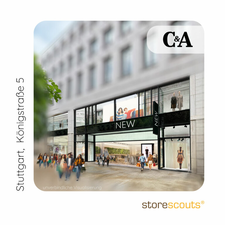 Visualisierung der zukünftigen Einzelhandelsfläche im C&A-Gebäude, Königstraße 5, 70173 Stuttgart. Moderne Glasfassade mit großzügigem Eingangsbereich und zwei Etagen Schaufensterpräsentation. Belebte Fußgängerzone mit zahlreichen Passant:innen und Einkaufstaschen. Unverbindliche Darstellung von storescouts®.